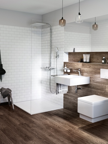 Na zdjęciu widoczny jest system natryskowy KLUDI COCKPIT Discovery