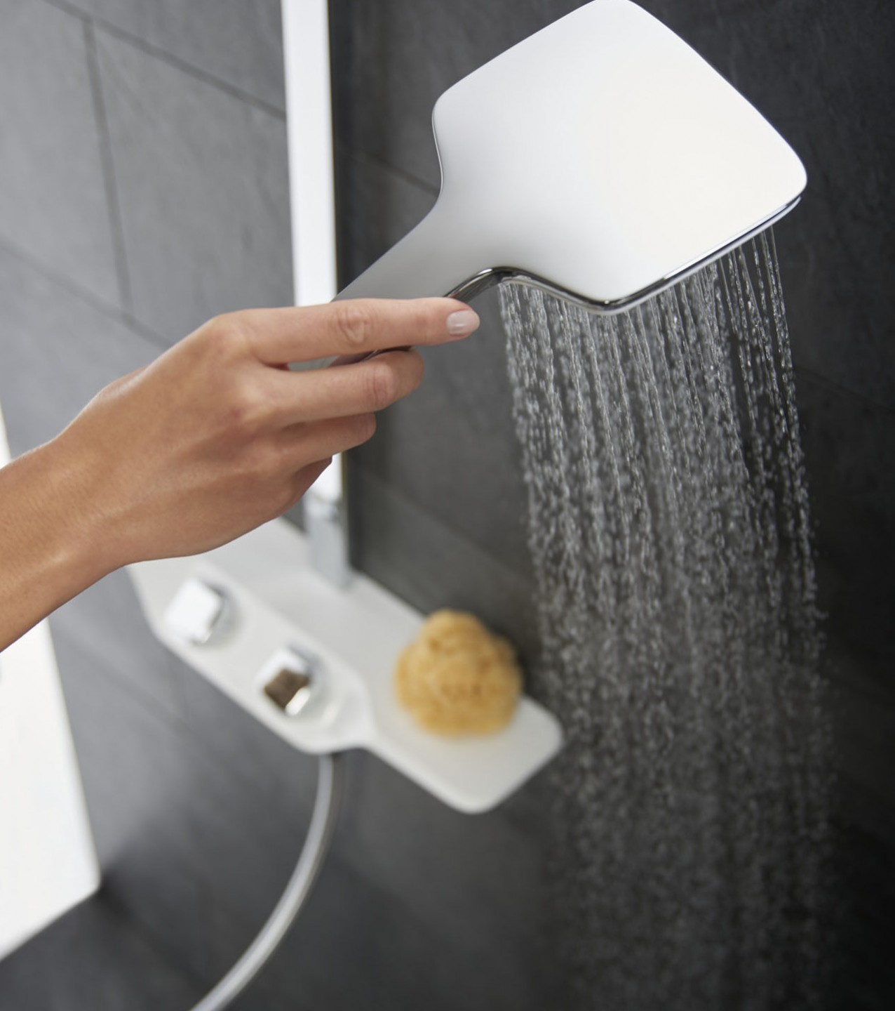 Zdjęcie detali prysznicowego zestawu natryskowego KLUDI COCKPIT 