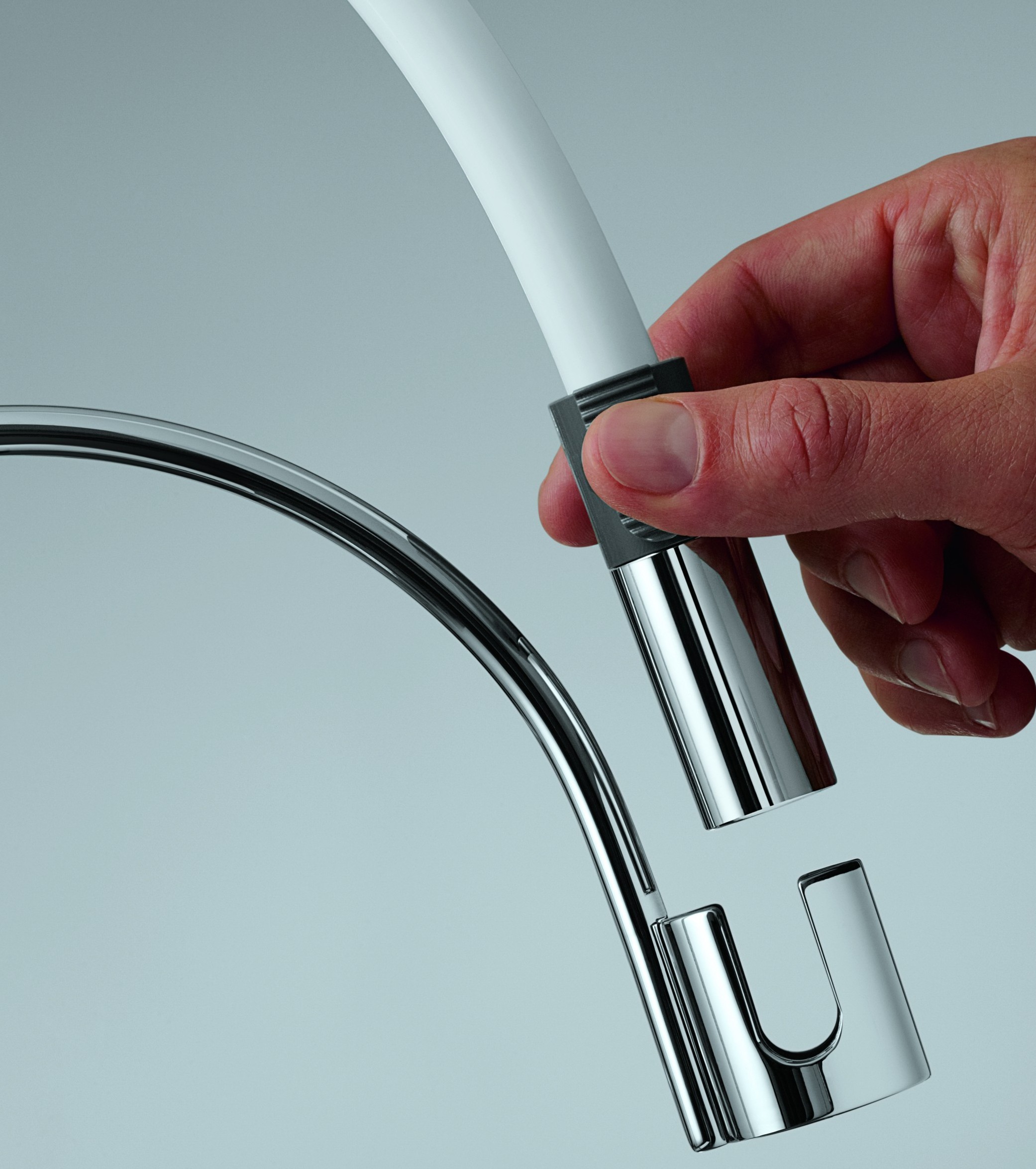 Zdjęcie przedstawia detale baterii kuchennej KLUDI BINGO STAR 