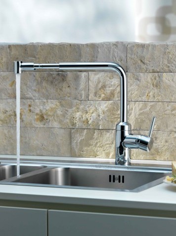 Na zdjęciu widzimy baterię kuchenną KLUDI L-INE