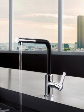 Zdjęcie prezentuje baterię kuchenną KLUDI L-INE S