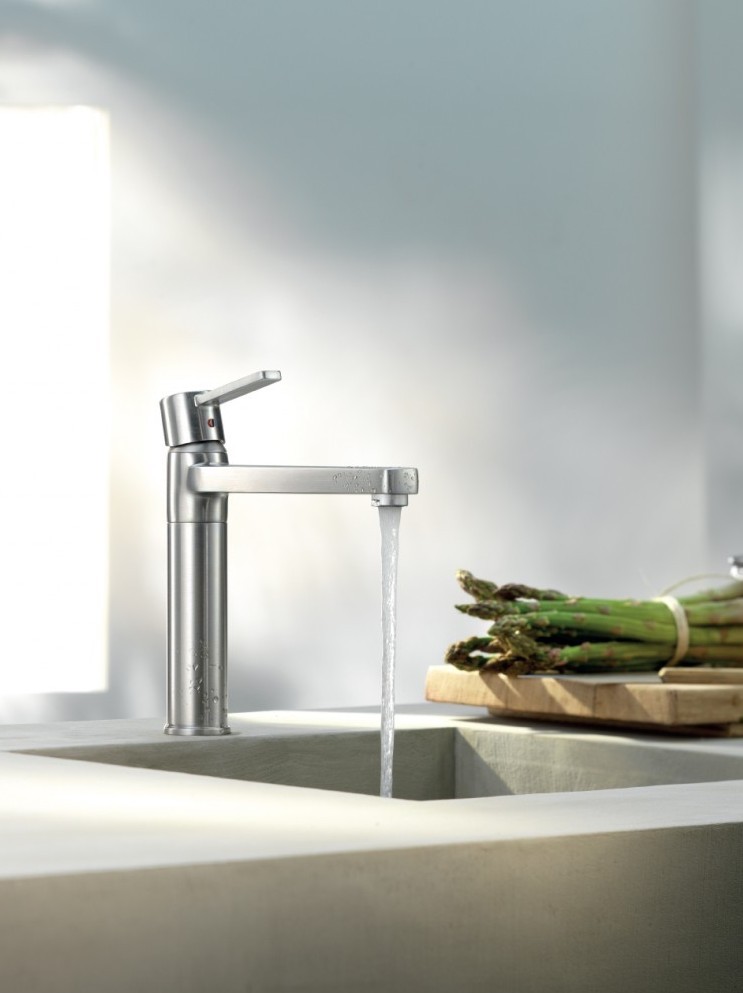 Zdjęcie przedstawia baterię kuchenną KLUDI ZENTA