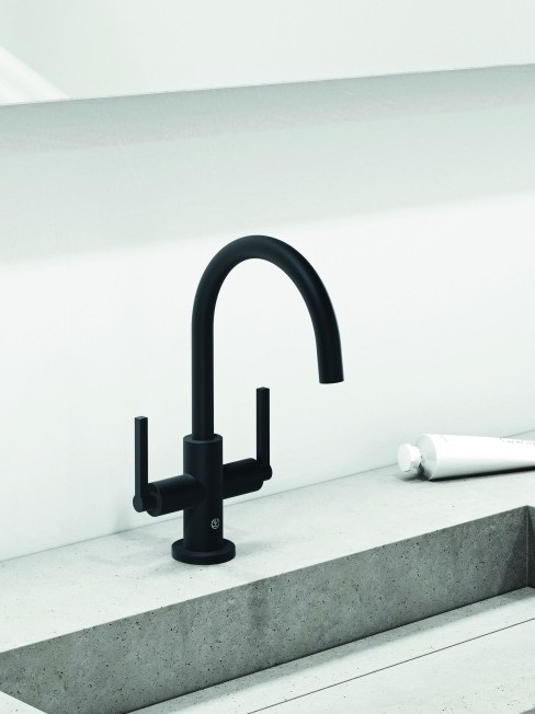 Zdjęcie przedstawia dwuuchwytową baterię umywalkową KLUDI NOVA FONTE PURISTIC