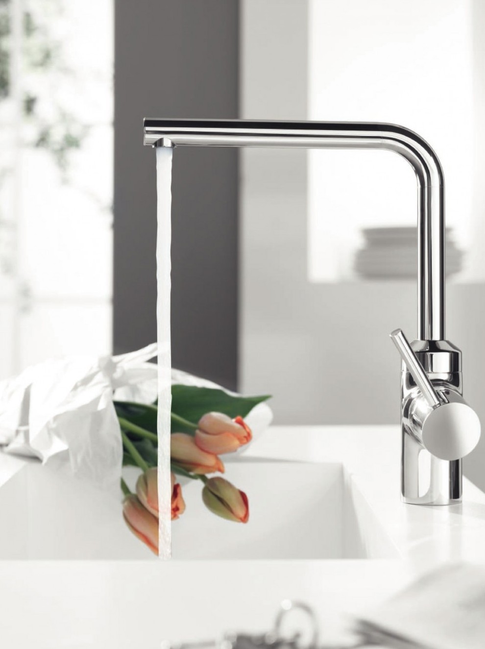 Zdjęcie prezentuje baterię kuchenną KLUDI TRENDO