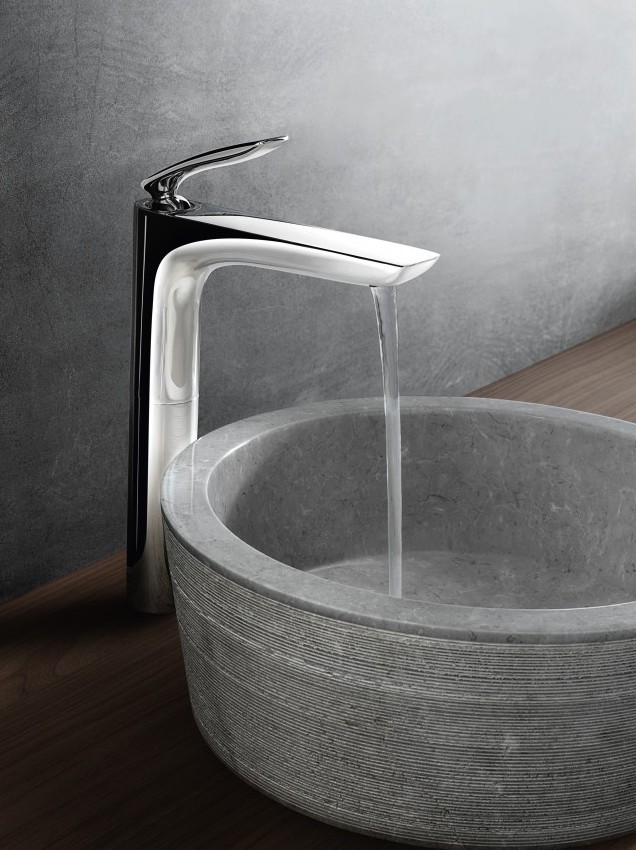 Zdjęcie prezentuje wysoką armaturę umywalkową KLUDI BALANCE