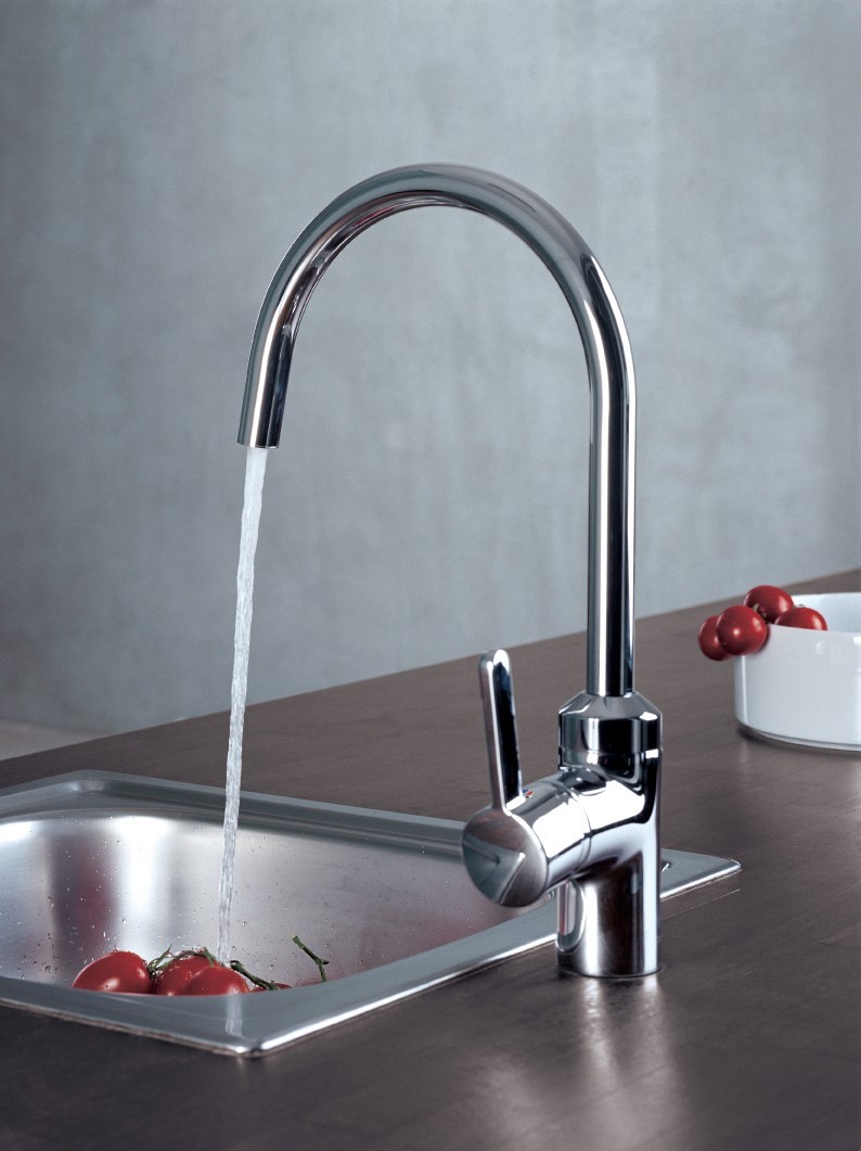 Na zdjęciu zaprezentowano designerską baterię kuchenną KLUDI BINGO STAR