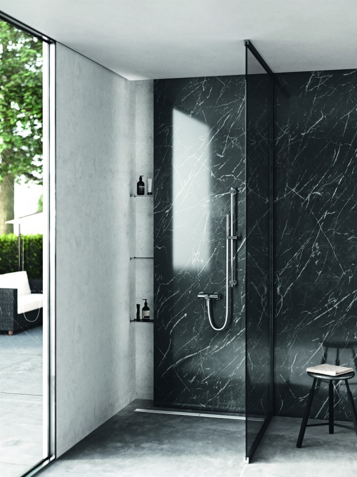 Zdjęcie prezentuje baterię natryskową serii KLUDI BOZZ 