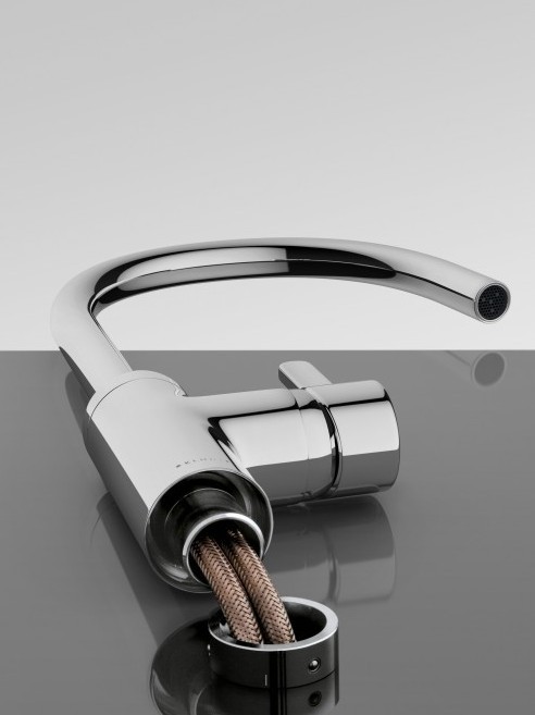 Zdjęcie przedstawia baterię kuchenną KLUDI BINGO STAR do montażu pod oknem