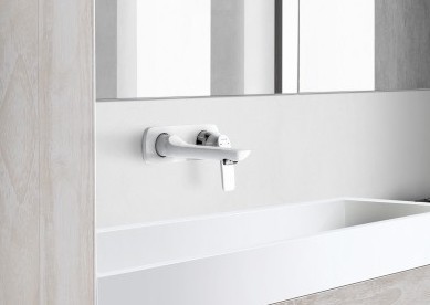 Na zdjęciu widać baterię ścienną KLUDI BALANCE White