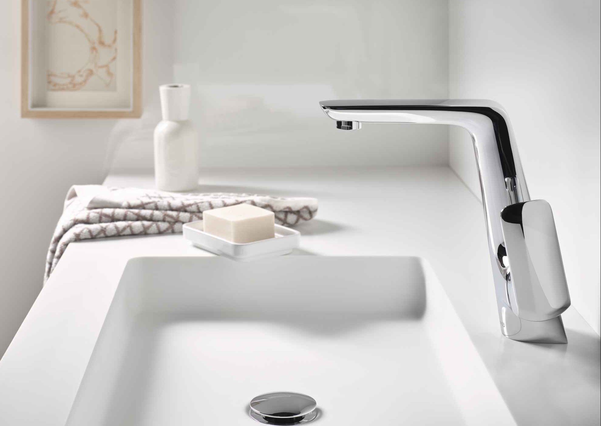 Na zdjęciu bateria do łazienki z serii KLUDI AMEO 