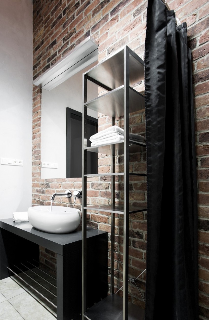 Zdjęcie prezentuje baterię umywalkową KLUDI BOZZ